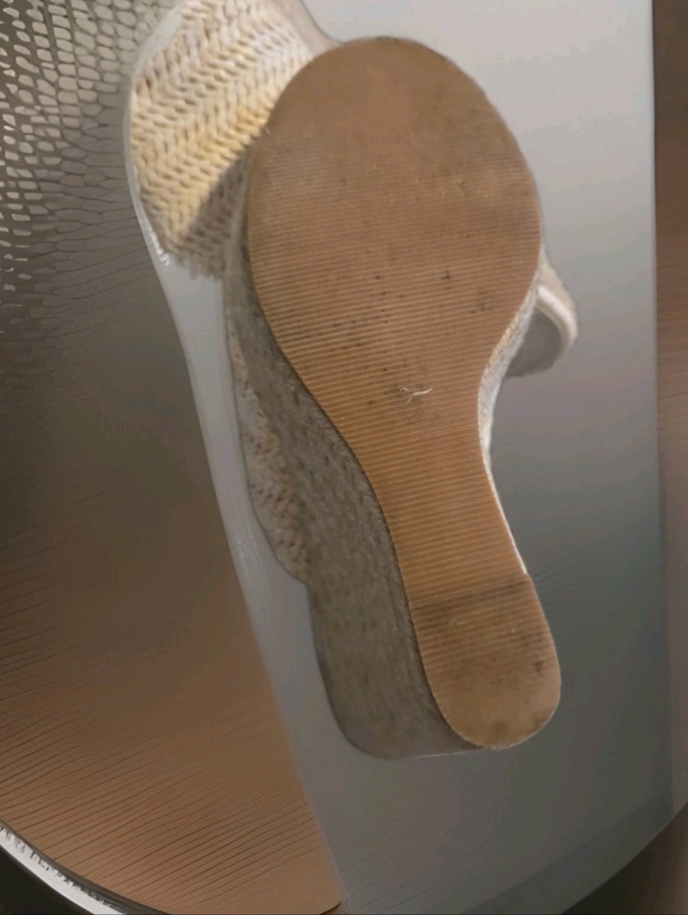 C D Vogue woven raffia platform mules, featuring a distinctive zigzag-patterned. - Picture 5 of 5